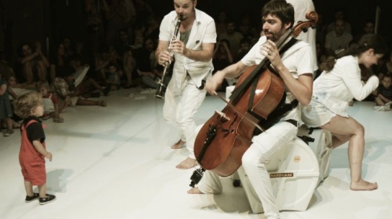 Nadal a l’Escalante se instala en el Teatre Rialto con circo contemporáneo, teatro y música para bebés