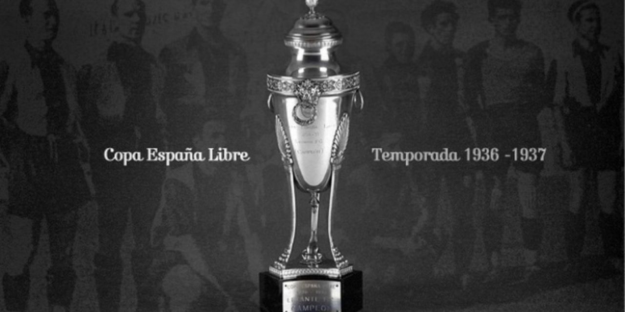  LA COPA DE LA REPÚBLICA GANADA POR EL LEVANTE U.D HACE 80 AÑOS SE EXPONE EN EL SALÓN DE CRISTAL 