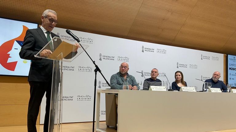 Falleros y músicos coinciden en que la música es la banda sonora de las calles en Fallas