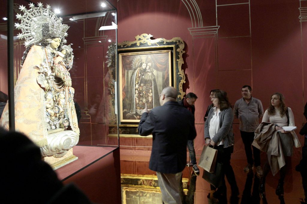  El Museo Mariano y parroquias de la diócesis ceden piezas a la exposición “Mare dels Desemparats” inaugurada en el MuVIM