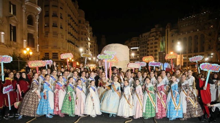 La Cabalgata del Ninot 2019 llega al centro de València