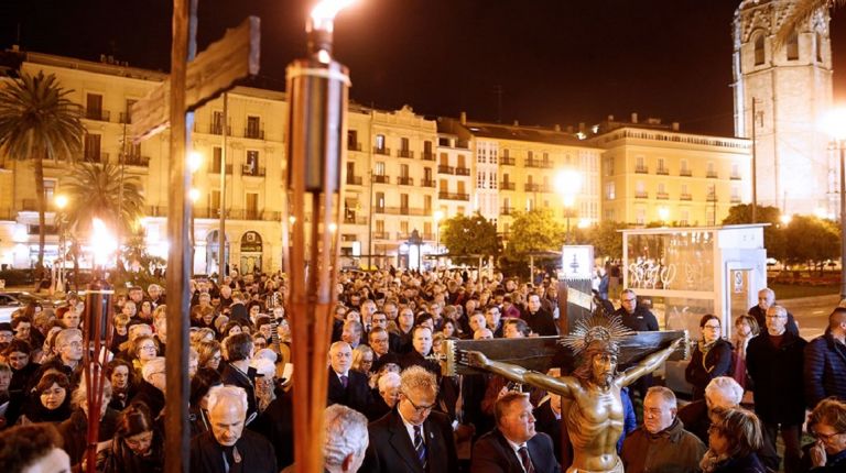 Las calles del centro de València se llenarán con el Via Crucis diocesano