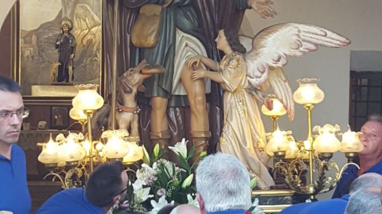 La imagen original de San Roque en Museros sale por primera vez después de 25 años en procesión 