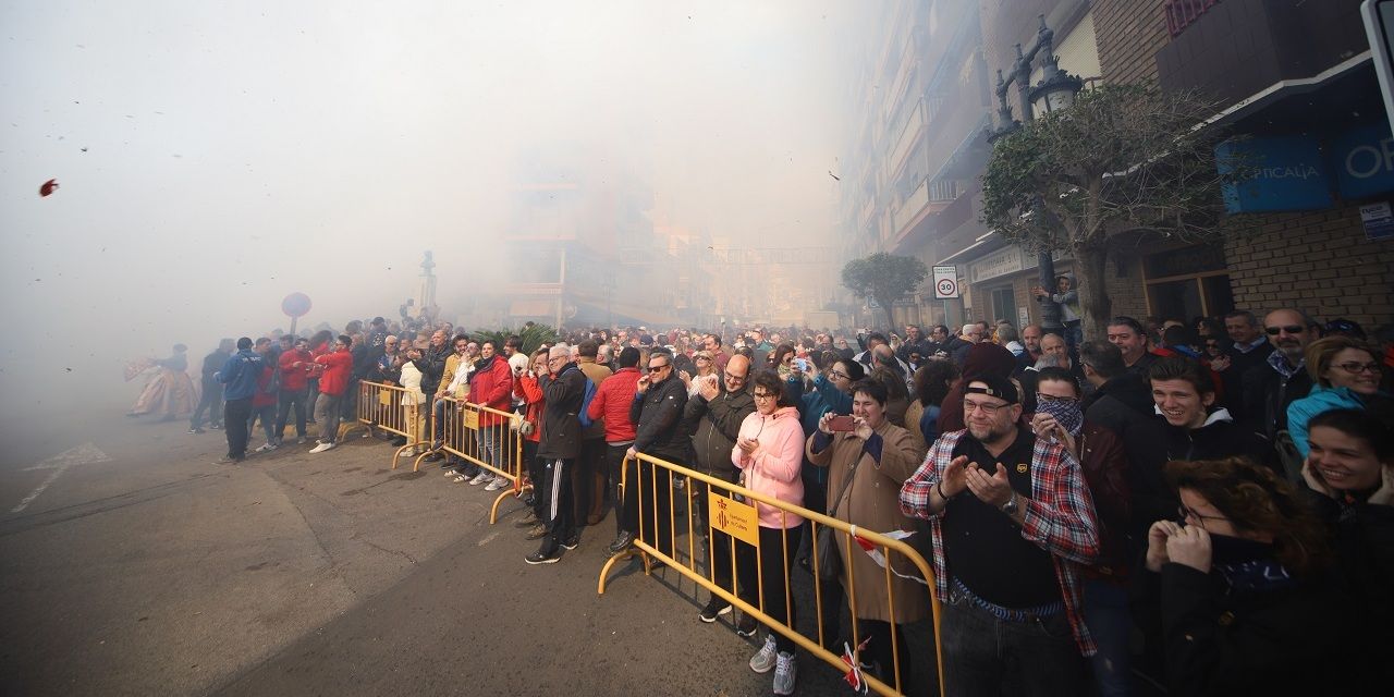  Cullera aumenta las mascletaes de Fallas y repite con una nocturna