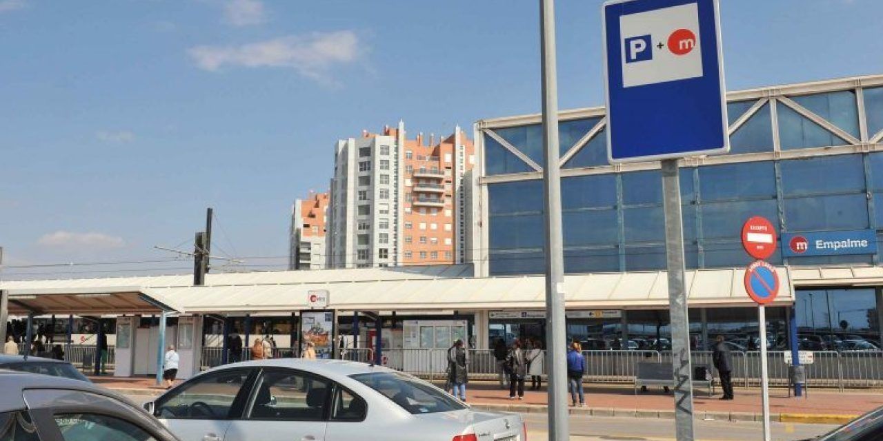  FGV habilita más de 1000 plazas de aparcamiento en 15 estaciones de Metrovalencia para Fallas
