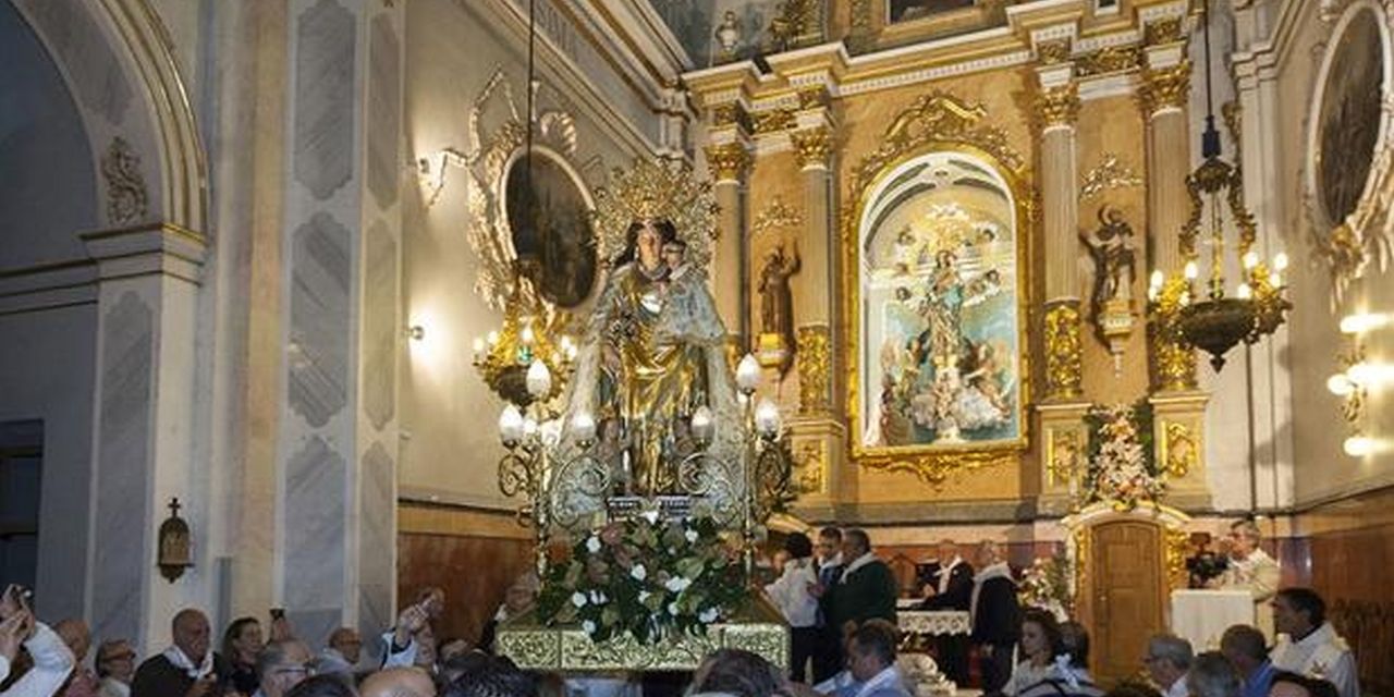  La imagen peregrina de la Virgen de los Desamparados visita este fin de semana la parroquia de San Roque de Benicalap