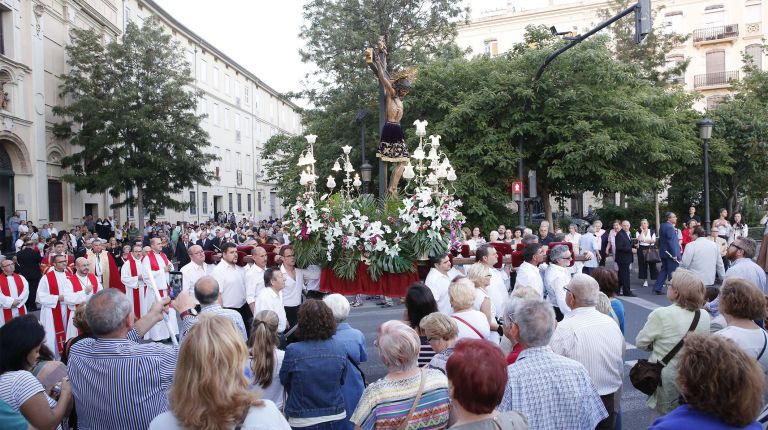 “besapiés” al Cristo de la Fe