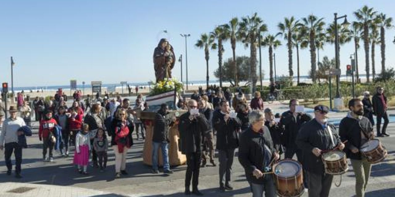  Pescadores llevarán en procesión por el Paseo Marítimo de Valencia este domingo a su patrona, la Virgen de la Buena Guía