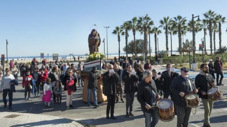 Pescadores llevarán en procesión por el Paseo Marítimo de Valencia este domingo a su patrona, la Virgen de la Buena Guía