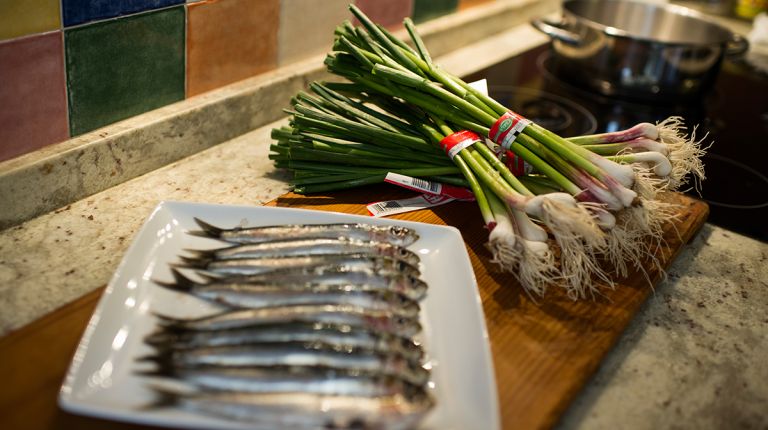 Xàtiva exalta las bondades culinarias de su ajo tierno en un concurso gastronómico con restaurantes de toda España