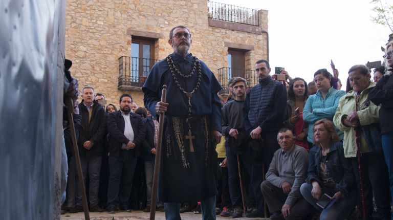 Moliner consolida su apoyo a 'Els Pelegrins de Les Useres' como emblema del proyecto Camins del Penyagolosa de la Diputación