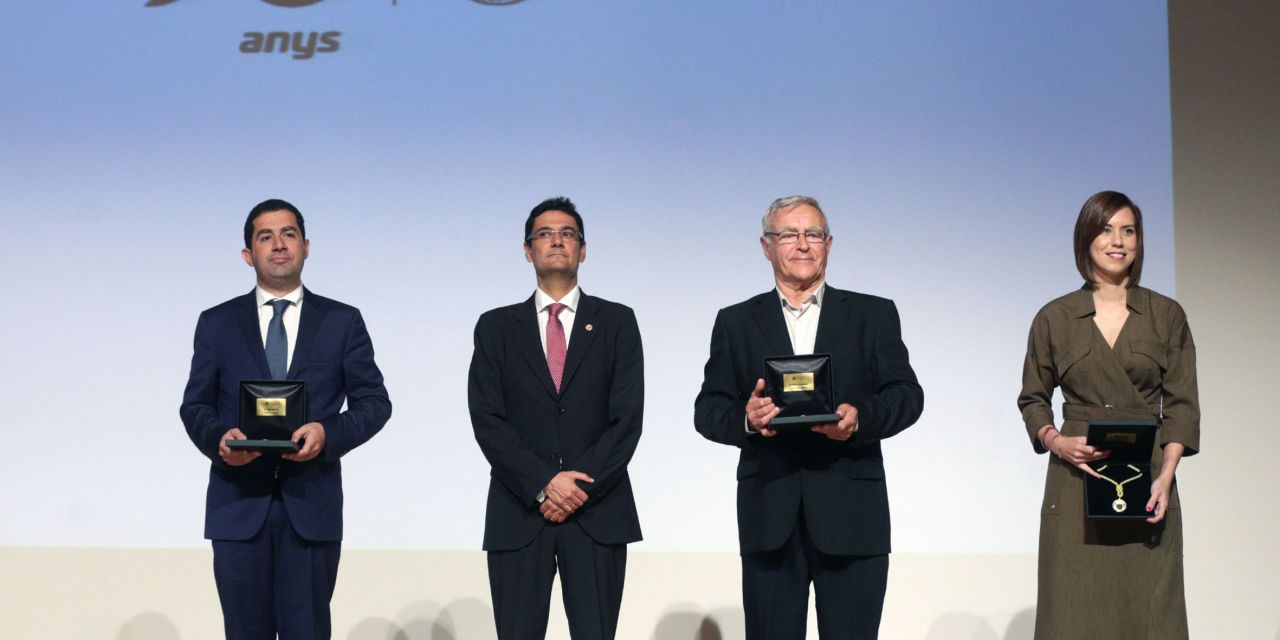  VALÈNCIA RECIBE LA MEDALLA DE LA UNIVERSITAT POLITÈCNICA DE VALÈNCIA