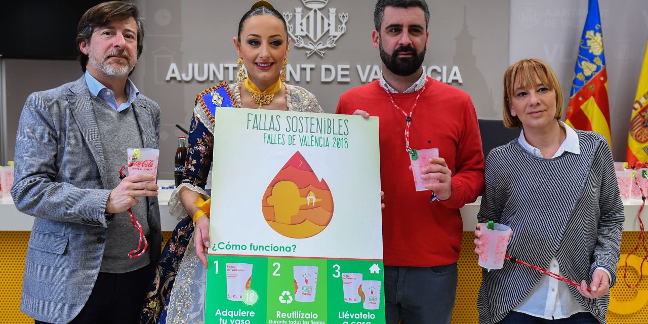  EL AYUNTAMIENTO PROMUEVE UNAS FALLAS SOSTENIBLES CON 35.000 VASOS REUTILIZABLES