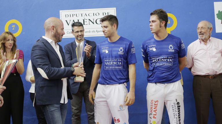 De la Vega y Carlos se proclaman campeones del Trofeo Diputació de València de Frontón