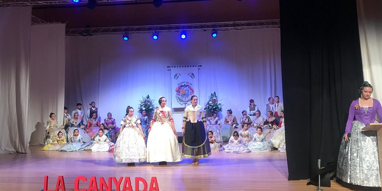  La Falla Plaza Porta del Sol de La Canyada (Paterna) presenta a sus falleras mayores