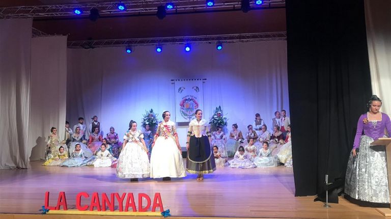 La Falla Plaza Porta del Sol de La Canyada (Paterna) presenta a sus falleras mayores