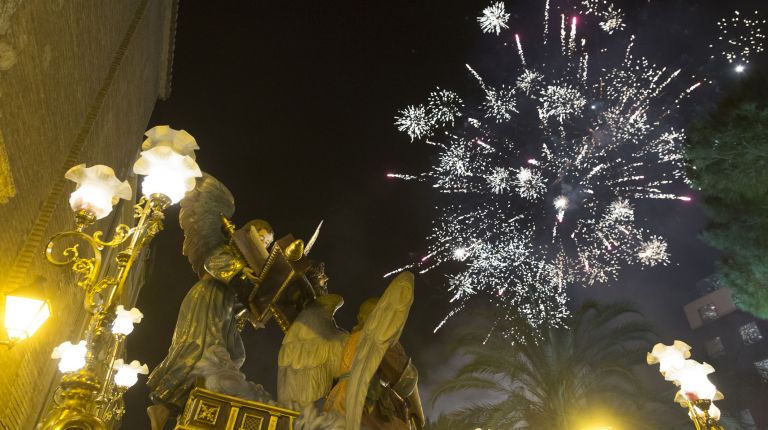 El Cristo del Grao visita a la Virgen de los Desamparados este domingo en su Basílica 82 años después de la salvación de las dos imágenes