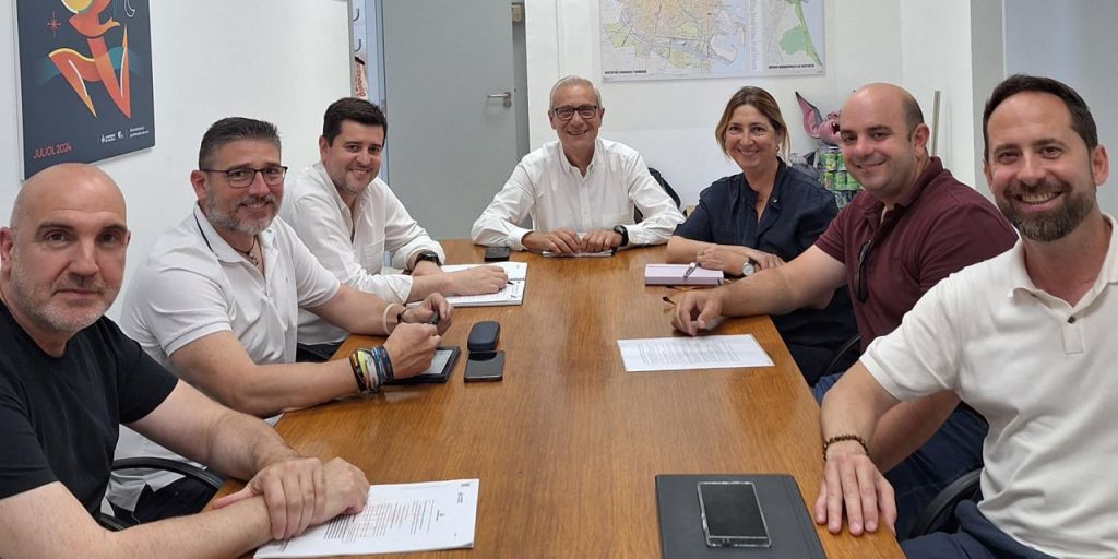  El Ayuntamiento de València inicia el diálogo con el sector pirotécnico para consensuar mejoras en el Bando Fallero