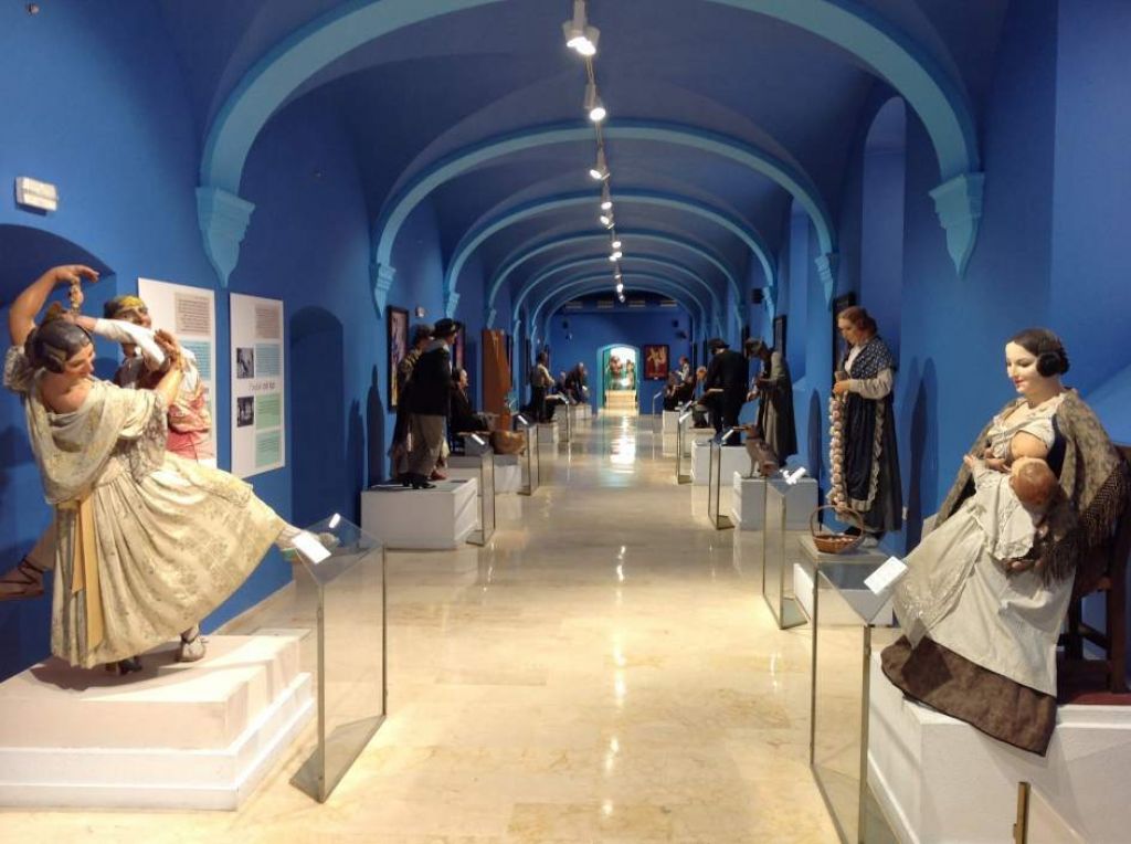  EL MUSEO FALLERO SE ACERCA AL TURISMO CHINO CON VISITAS GUIADAS Y UN FOLLETO INFORMATIVO.