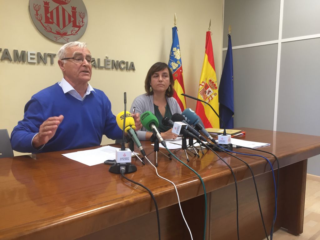  RIBÓ Y LOZANO PRESENTAN LA MOCIÓN POR LA CONVIVENCIA LIBRE DE VIOLENCIA Y ANUNCIAN LA APERTURA DE UNA OFICINA DE ATENCIÓN A LOS DELITOS DE ODIO 