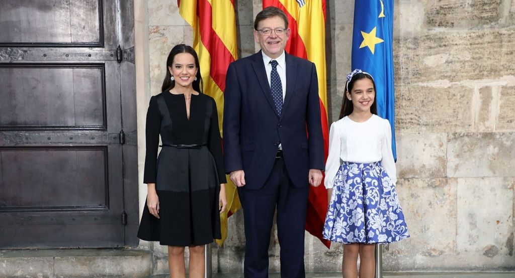  Ximo Puig recibe en audiencia a las falleras mayores de València