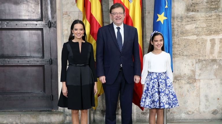 Ximo Puig recibe en audiencia a las falleras mayores de València