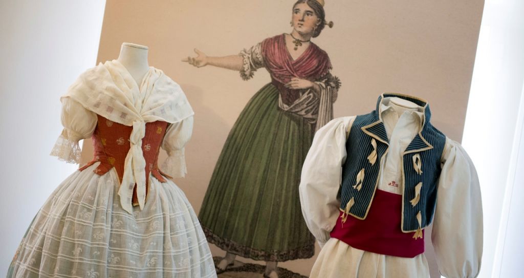  Exposición de indumentaria valenciana en Palau dels Scala todo el mes de marzo