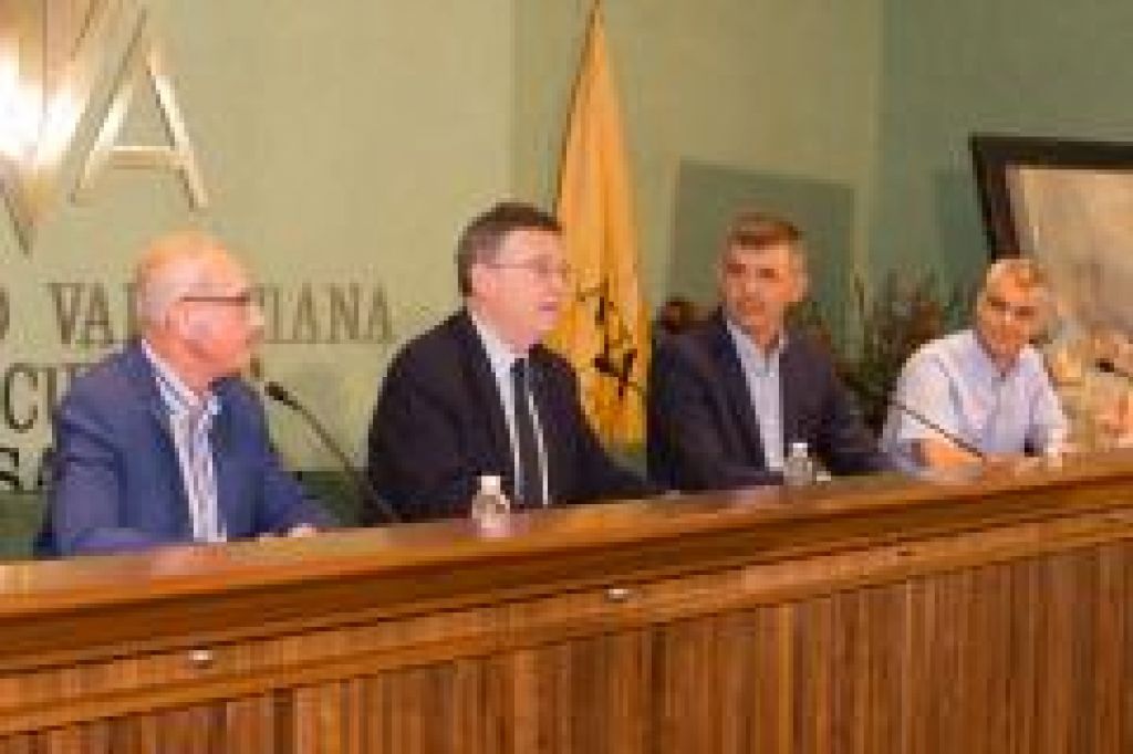  Puig apuesta por el diálogo “permanente” entre instituciones y asociaciones agrarias para consolidar un sector agroalimentario “fuerte y moderno”