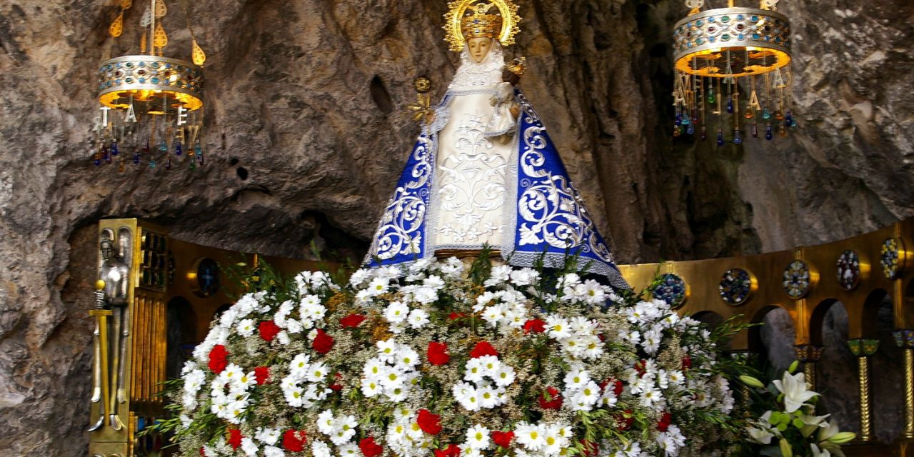  La Escolanía de la Virgen cantará ante la Virgen de Covadonga