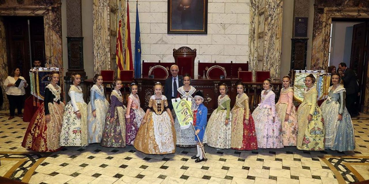  La Fallera Mayor Infantil de Valencia reparte los premios del concurso de Belenes de JCF