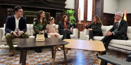 El comunicador Boro Peiró y la fallera mayor infantil de 1975, Cuchita Lluch, serán los mantenedores de las falleras mayores de València