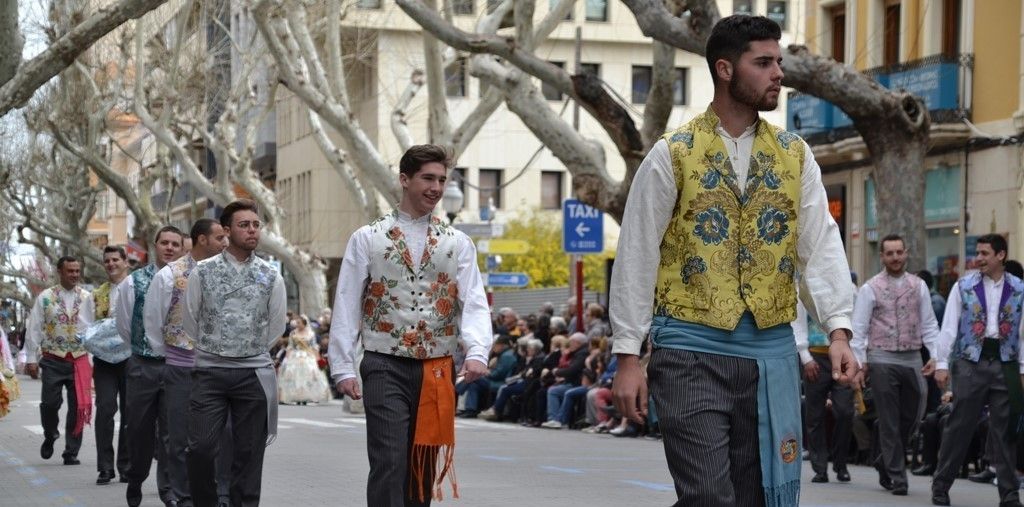  La indumentaria fallera masculina será libre en Denia