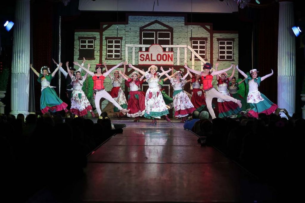  La Falla Islas Canarias-Trafalgar conquista el XXXIII Concurso de Playbacks