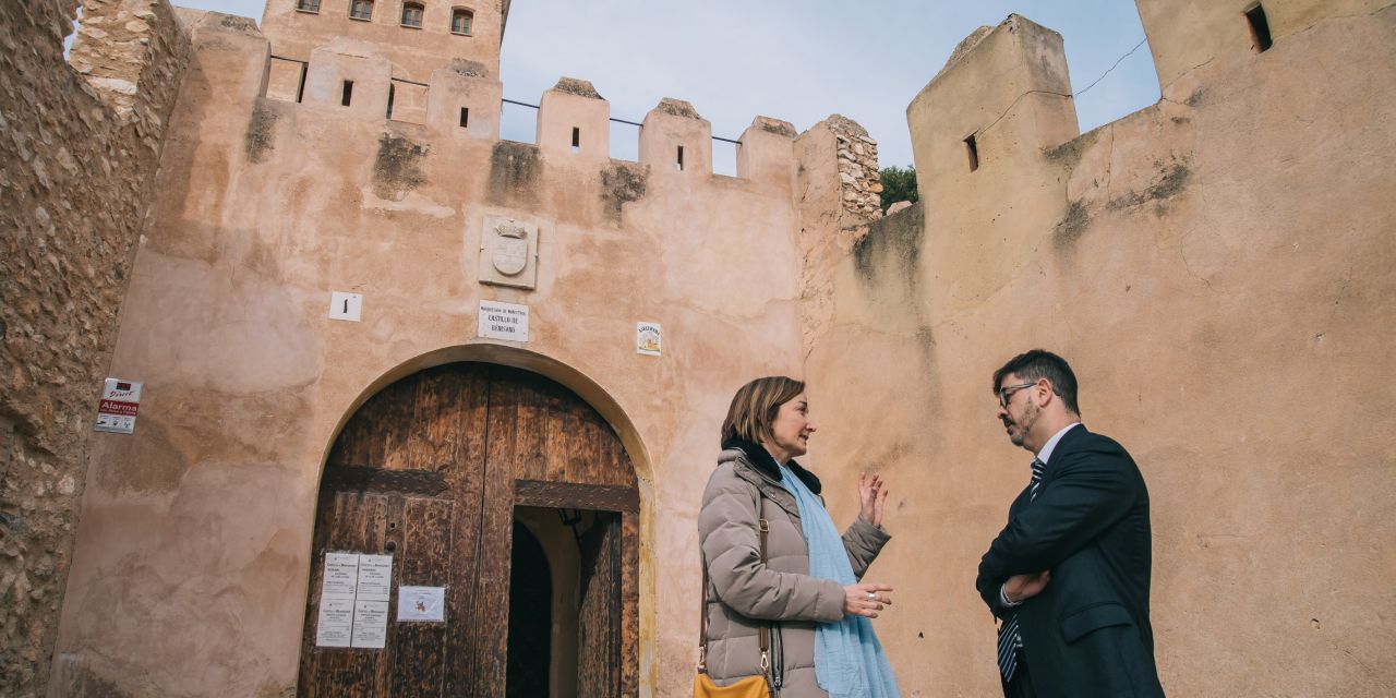  Bétera y Benissanó restauran sus castillos y la Pobla de Vallbona mejora la Ciudad Deportiva con ayuda de la Diputació  