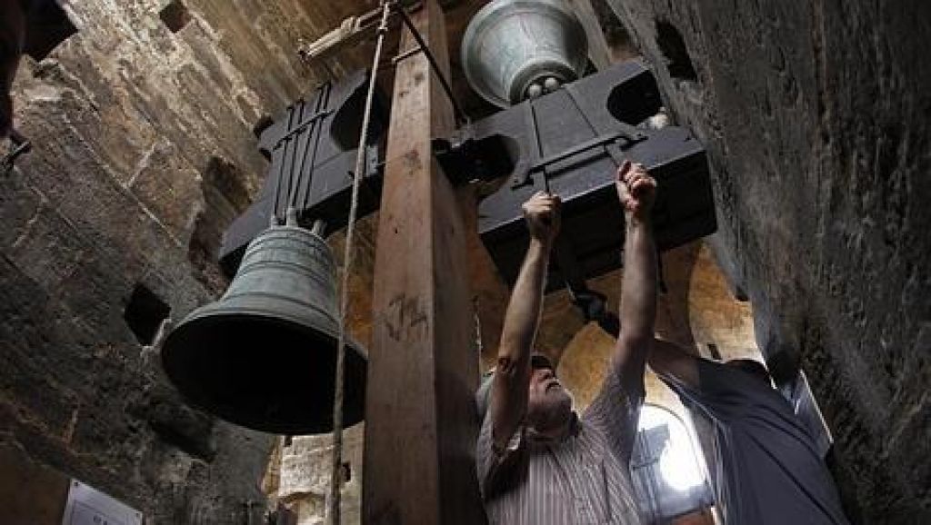  Los campaneros del Miguelete recuperan mañana la tradición medieval de apretar los tornillos de las campanas el día de San Lorenzo