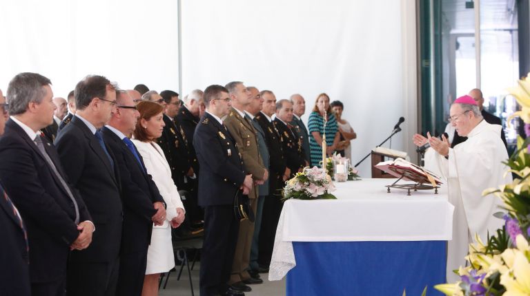 La Policía Nacional honra en Valencia a sus patronos, los Santos Ángeles Custodios, con una misa de campaña