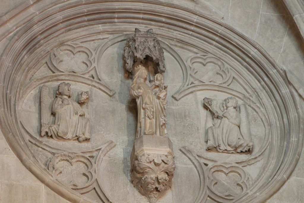   Virgen gótica del siglo XIV 