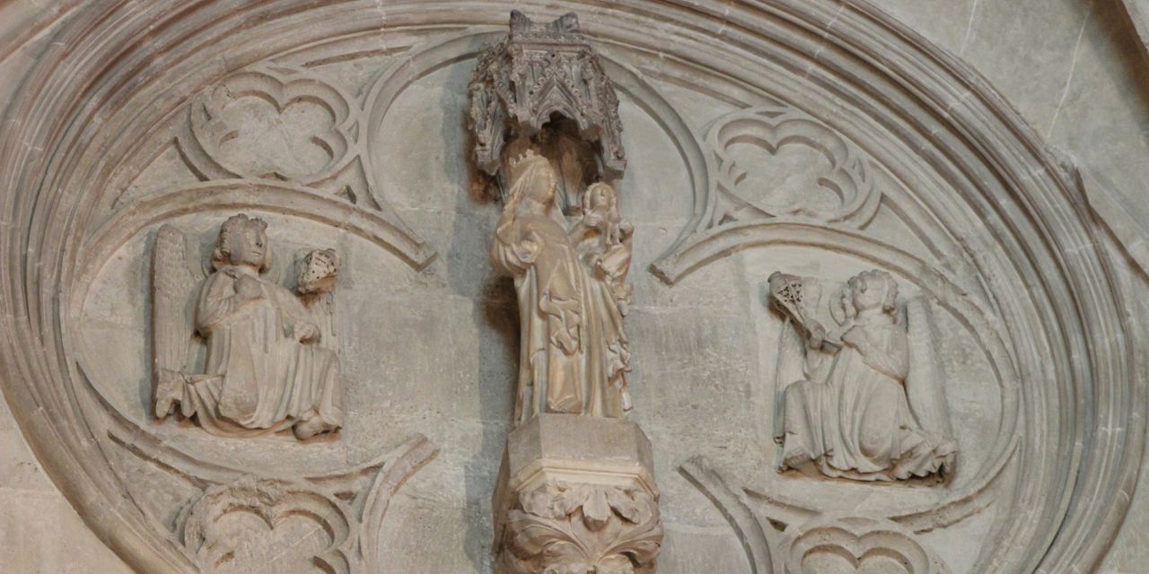   Virgen gótica del siglo XIV 
