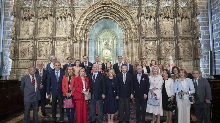  La Diputación Permanente y Consejo de la Grandeza de España visita la Capilla del Santo Cáliz en la Catedral de Valencia