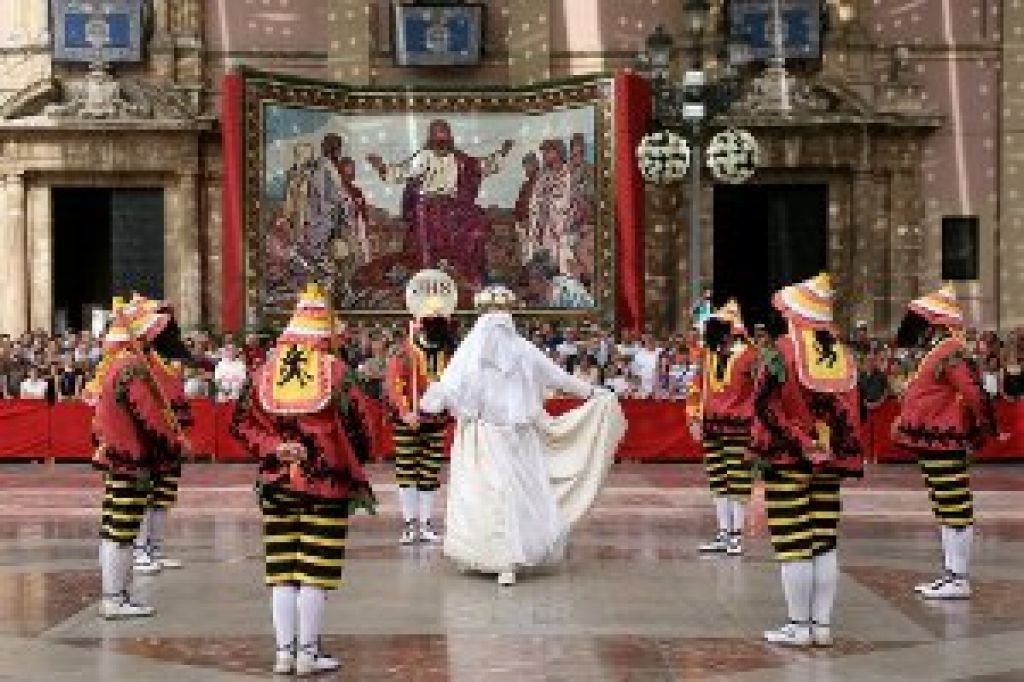  Valencia conmemora este domingo el Corpus Christi con misas solemnes,  procesiones eucarísticas y volteos de campanas