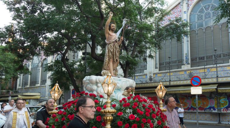 La parroquia de los Santos Juanes de Valencia celebra la procesión con la imagen de Sant Joan del Mercat